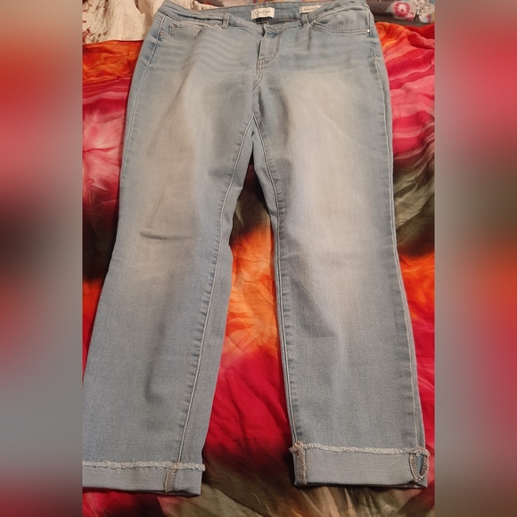 Jessica Simpson Relaxed Skinny Crop Jeans size 10/30 stretchy - Picture 5 of 5